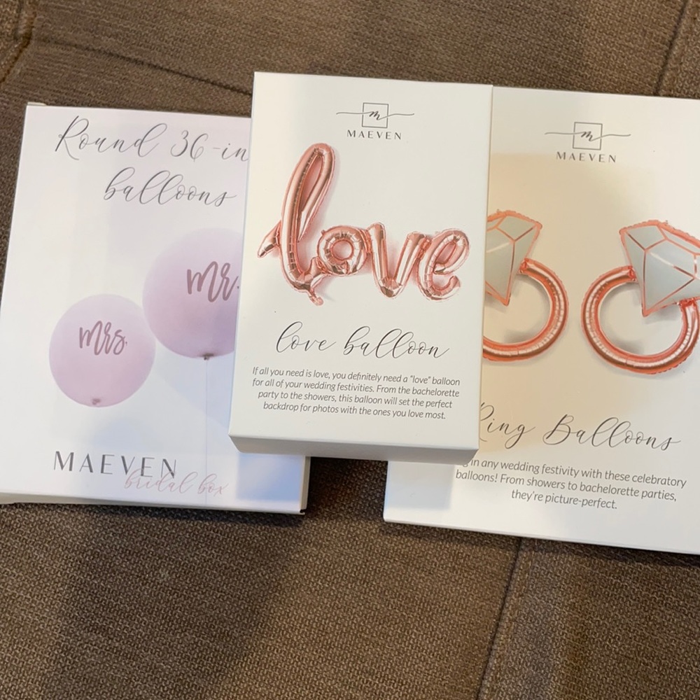 Bundle of bridal balloons